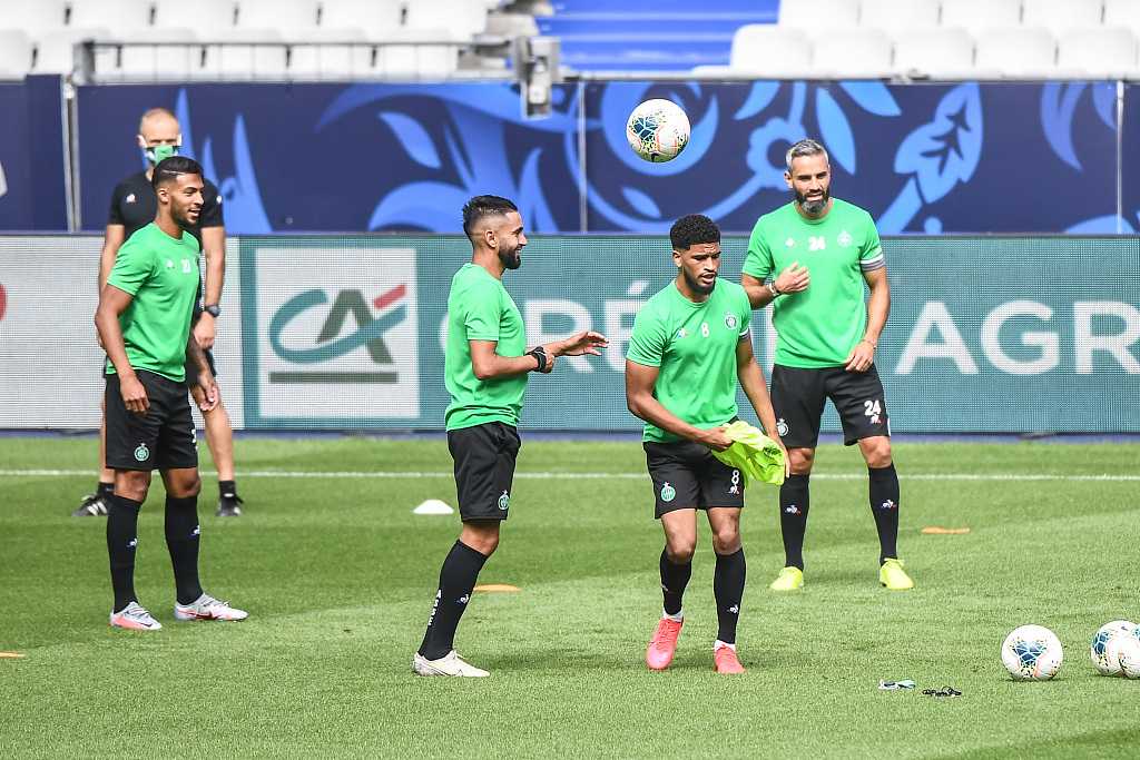 体育娱乐平台-包含AC米兰清晨回应争议阿森纳清晨回应争议之后，AC米兰围绕法国杯完成体检的词条