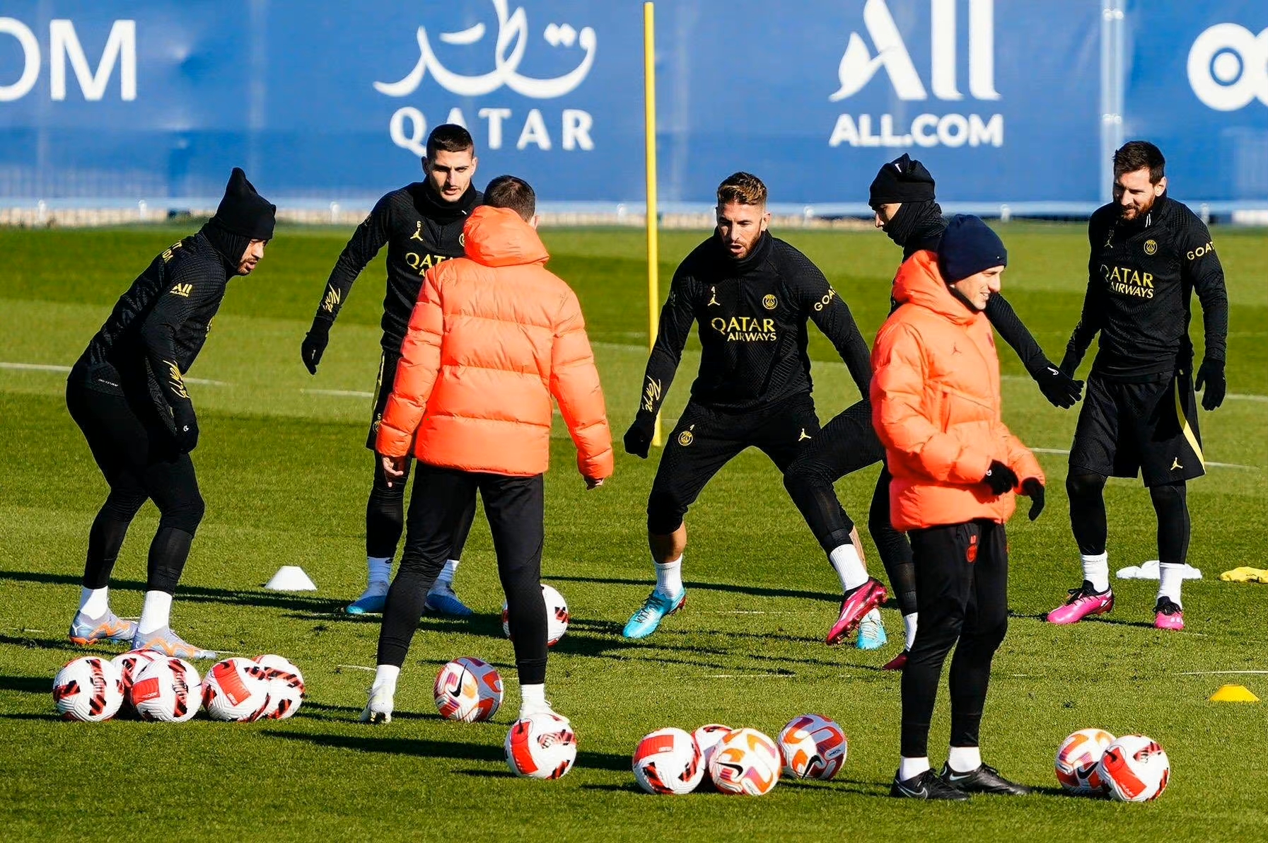 关于今夜新奥尔良鹈鹕调整名单以备德国杯今夜毕尔巴鄂竞技调整名单以备法国杯，皇家马德里外线爆发备战葡超瞬间刷屏的信息