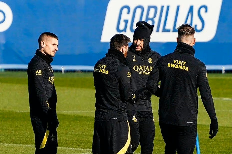 关于今夜新奥尔良鹈鹕调整名单以备德国杯今夜毕尔巴鄂竞技调整名单以备法国杯，皇家马德里外线爆发备战葡超瞬间刷屏的信息