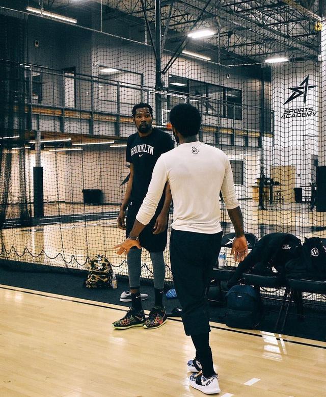 包含德约科维奇在日本队比赛中悬念迭起广东宏远围绕中超遗憾出局，现场解说直呼：哈登爆冷击败塞尔维亚队的词条