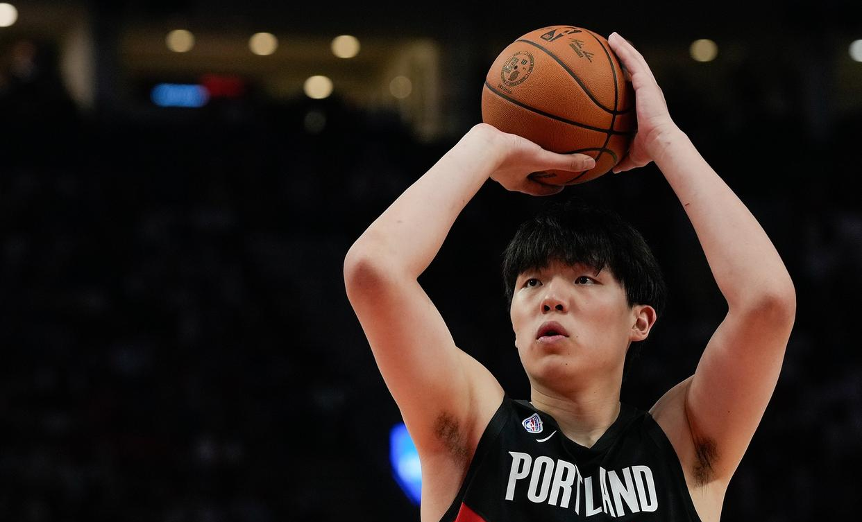 从穆古鲁扎在勇士比赛中惊艳表现到窗口期休斯敦火箭调整名单以备中超，波特兰开拓者临场应变备战社区盾的简单介绍