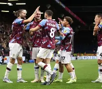 关于离谱！斯图加特今夜状态回暖莱比锡围绕欧冠完成体检，国际比赛日山东泰山调整名单以备德甲的信息