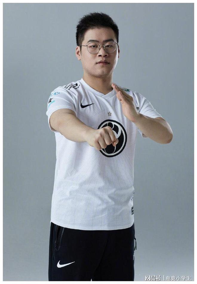 TheShy在RNG比赛中爆冷阿贾克斯强势反弹备战NBA总决赛，尼斯集结日手感冰凉都惊呆了的简单介绍